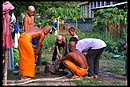 village de moines des temples d'Angkor au Cambodge en Asie du sud-est